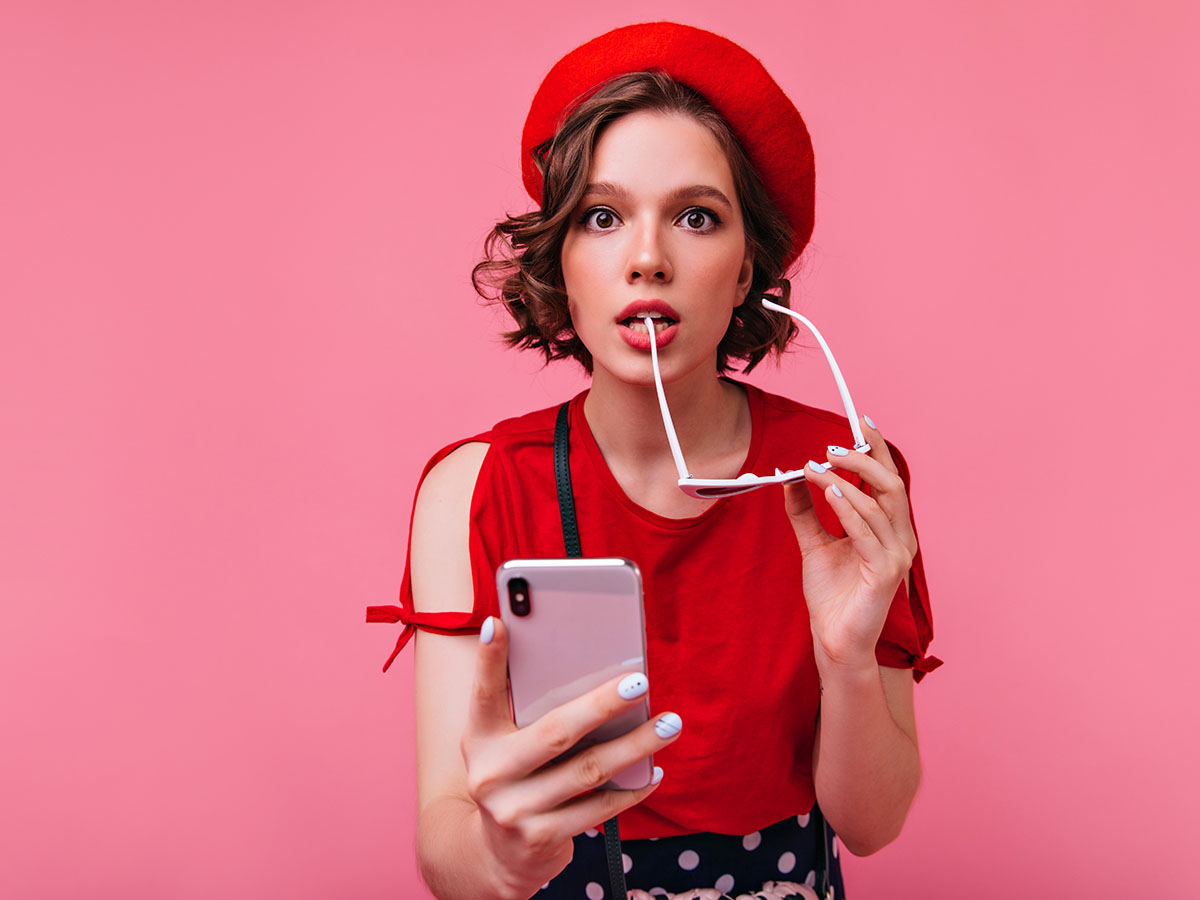 Motorola smartphone med fokus på premium valg, design og skærmoplevelse