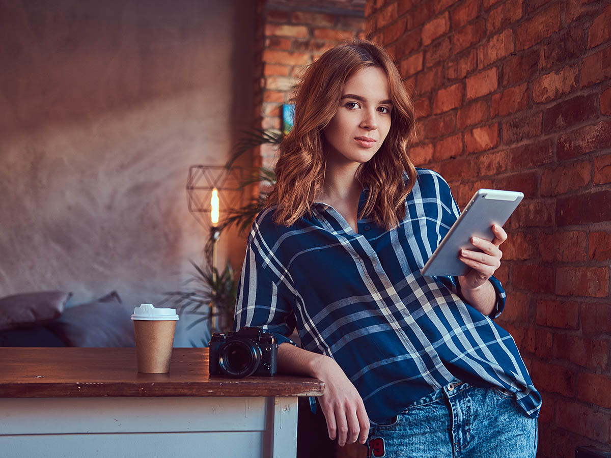 Tablet brugt til studie og arbejde med dokumenter og noter